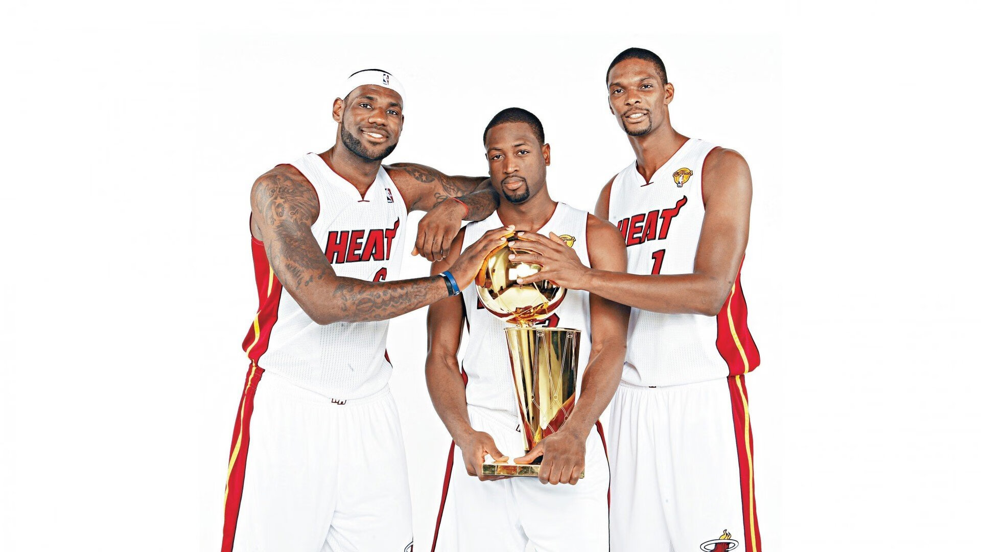 字母哥化身希腊战神，雄鹿爵士硬仗中碾碎老鹰防线